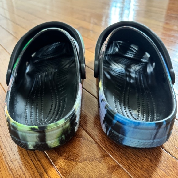 Crocs Unisex Classic Tie Dye Graphic Clog Sandal, Size 12, Well Worn - Picture 3 of 5